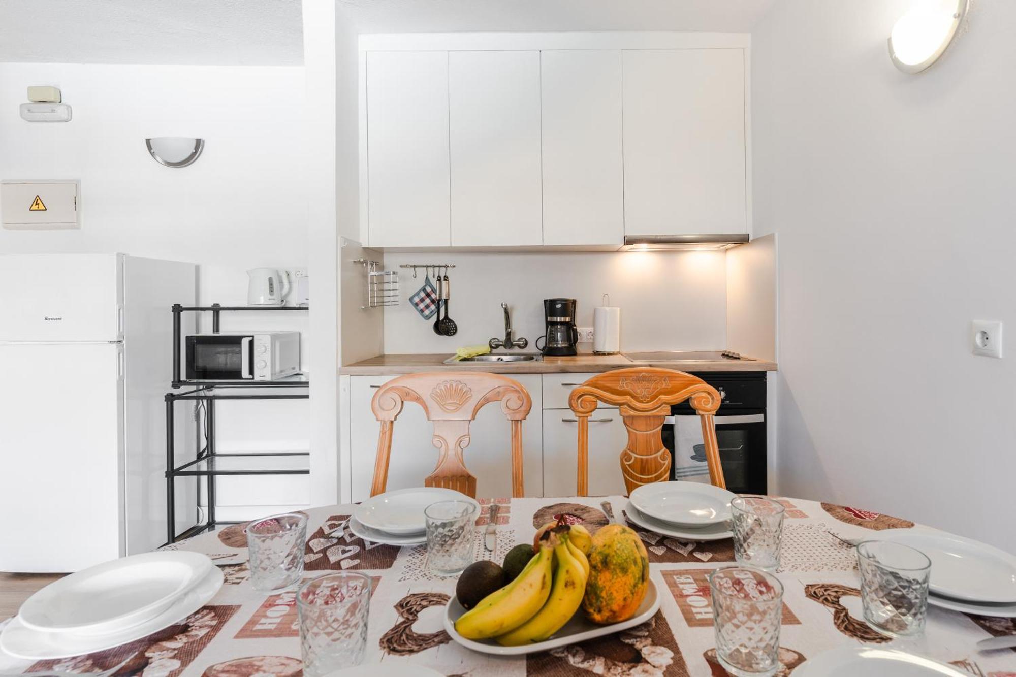 Oceanfront 2 Bedrooms Holiday Home In Tenerife South Сан Мигел де Абона Екстериор снимка