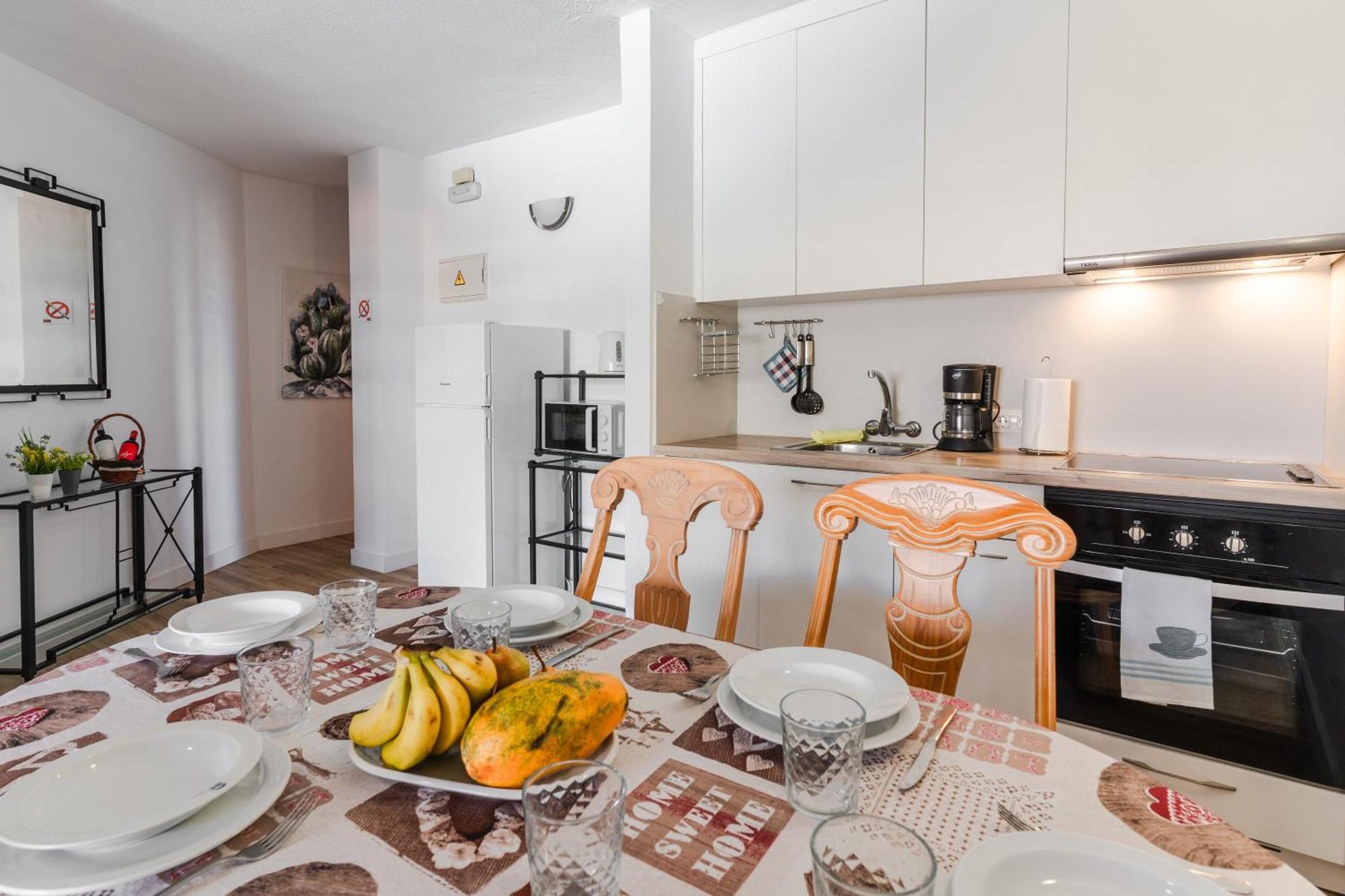 Oceanfront 2 Bedrooms Holiday Home In Tenerife South Сан Мигел де Абона Екстериор снимка